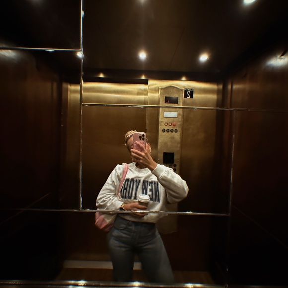 Meet your Posher, Tia - Picture 5 of 6